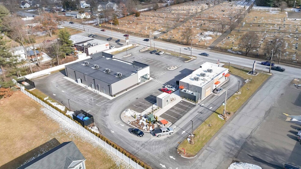 More Photos Of 212 Southampton Rd, Westfield Freestanding For Lease