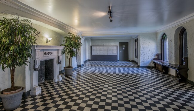 More Photos Of 6720 S Jeffery Blvd, Chicago Apartments For Sale