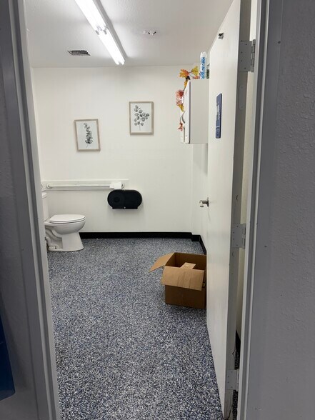 More Photos Of 6520 Fort King Rd, Zephyrhills Storefront Retail Office For Lease