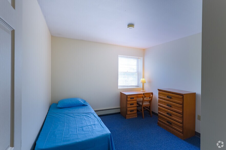 More Photos Of 2708 Wehnwood Rd, Altoona Apartments For Sale