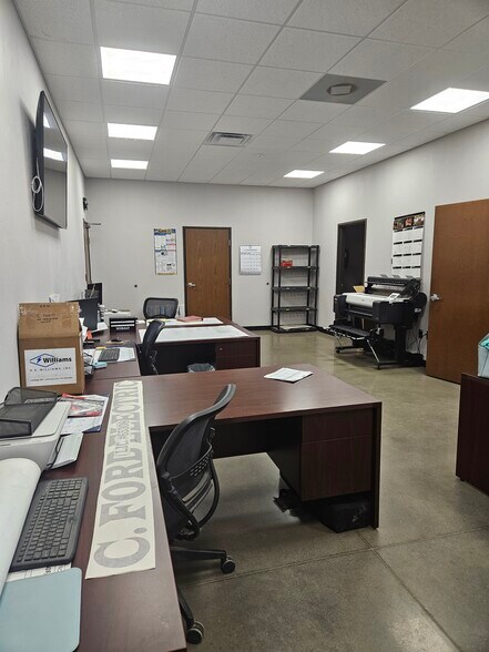 More Photos Of 6209 SE 74th St, Oklahoma City Distribution For Sale