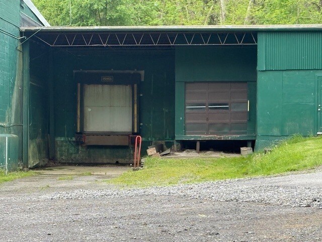 More Photos Of 2514 Foundry Pl, Clayville Industrial For Sale