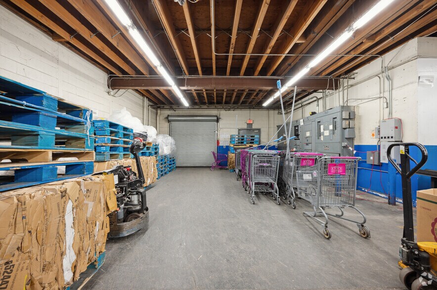 More Photos Of 5270 W Sunset Blvd, Los Angeles Freestanding For Lease