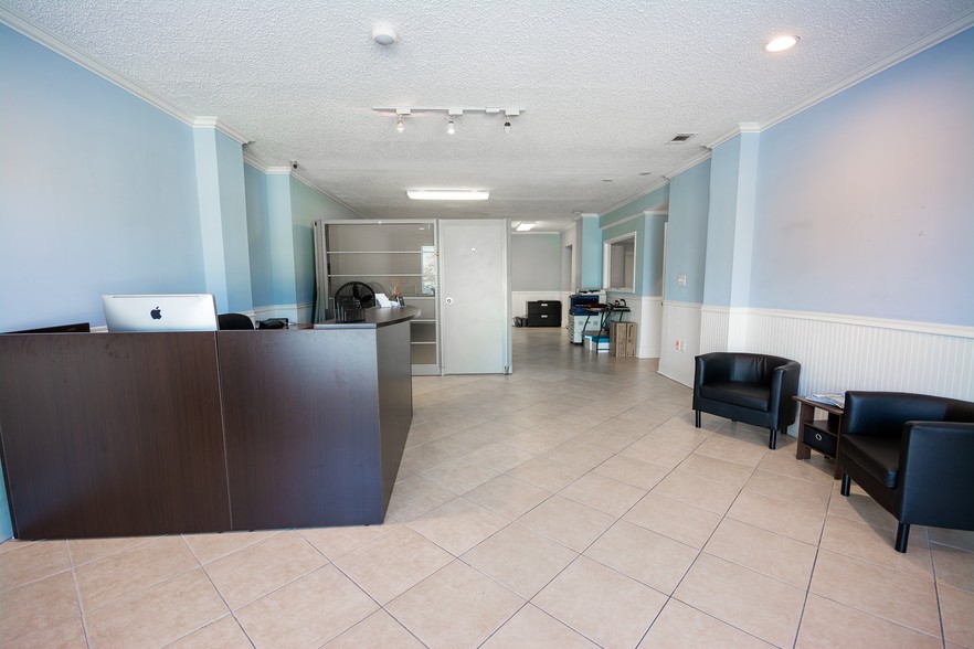 More Photos Of 2600 SW 3rd Ave, Fort Lauderdale Light Distribution For Sale