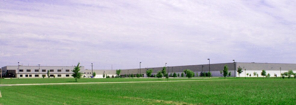 More Photos Of 35 Commerce Way, Dover Warehouse For Lease