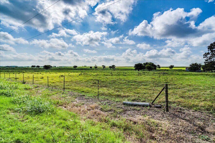 More Photos Of 550 County Road 404, Taylor Land For Sale