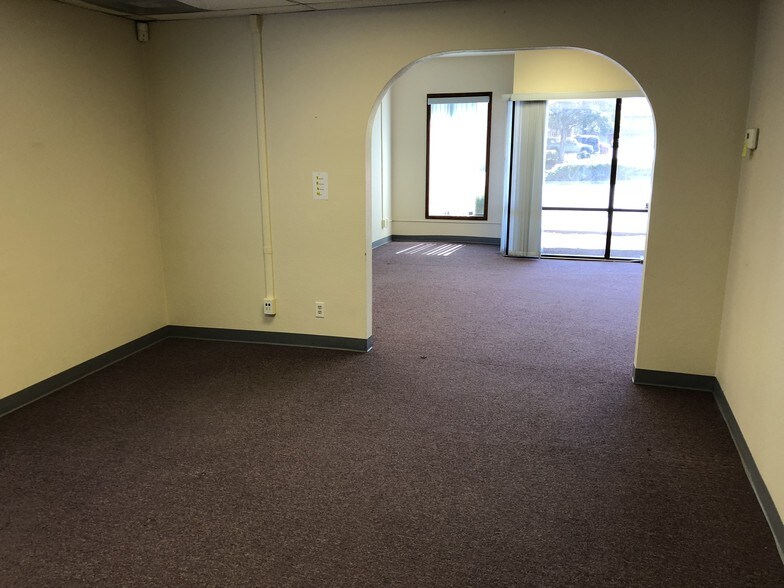 More Photos Of 4660 Portland Rd, Salem Office For Lease