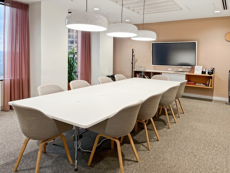 More Photos Of 111 Congress Ave, Austin Coworking Space