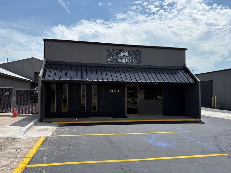 More Photos Of 7450 E 46th St, Tulsa Service For Lease