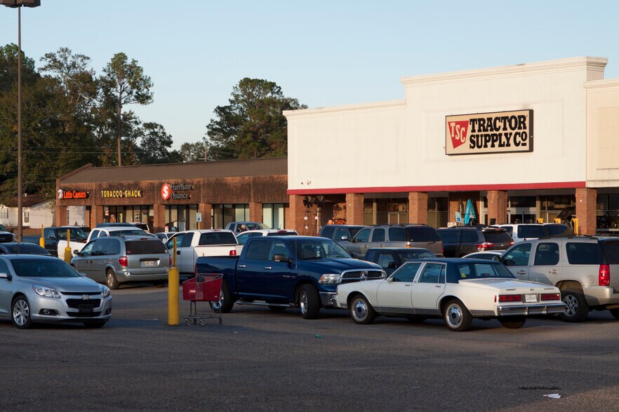 More Photos Of 12112-12130 Old 63 S, Lucedale General Retail For Lease