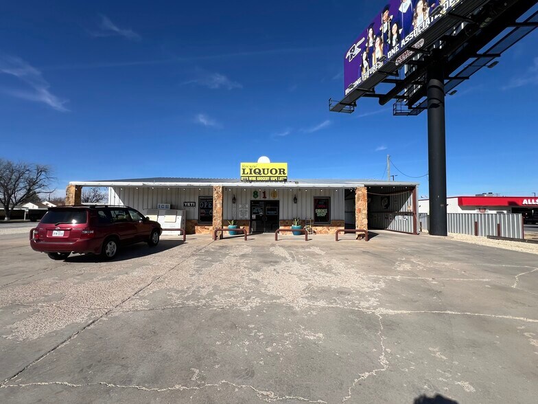More Photos Of 1061 Cypress St, Roscoe Storefront For Sale