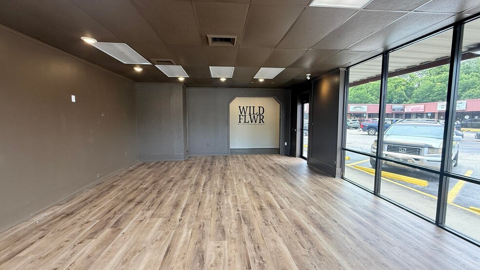 More Photos Of 144 Mary Esther Blvd, Mary Esther Storefront For Sale