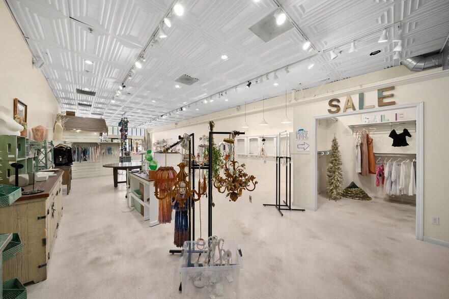 More Photos Of 1211 Pine St, Paso Robles Storefront For Lease