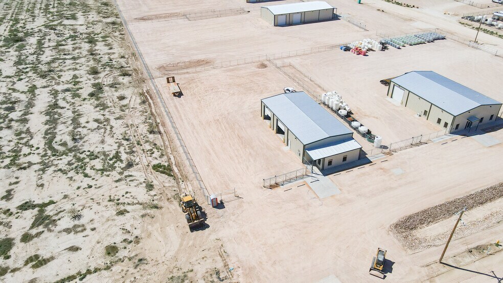 More Photos Of 2269 Ocotillo Dr, Pecos Industrial For Lease