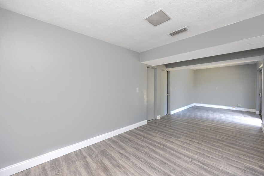 More Photos Of 2100 Dr Martin Luther King Jr St S, Saint Petersburg Medical For Sale