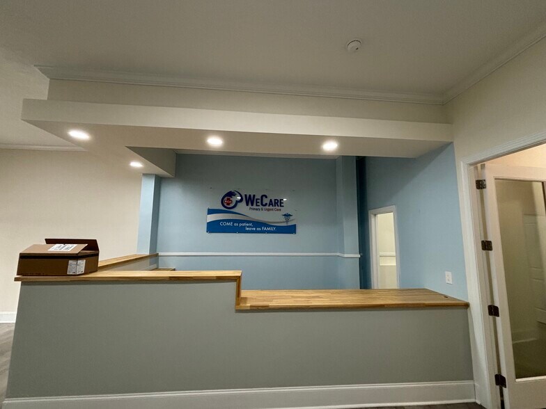More Photos Of 129-131 S Broad St, Clinton Storefront Retail Office For Sale