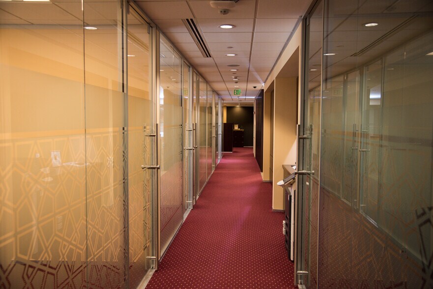 More Photos Of 200 S Biscayne Blvd, Miami Office For Lease