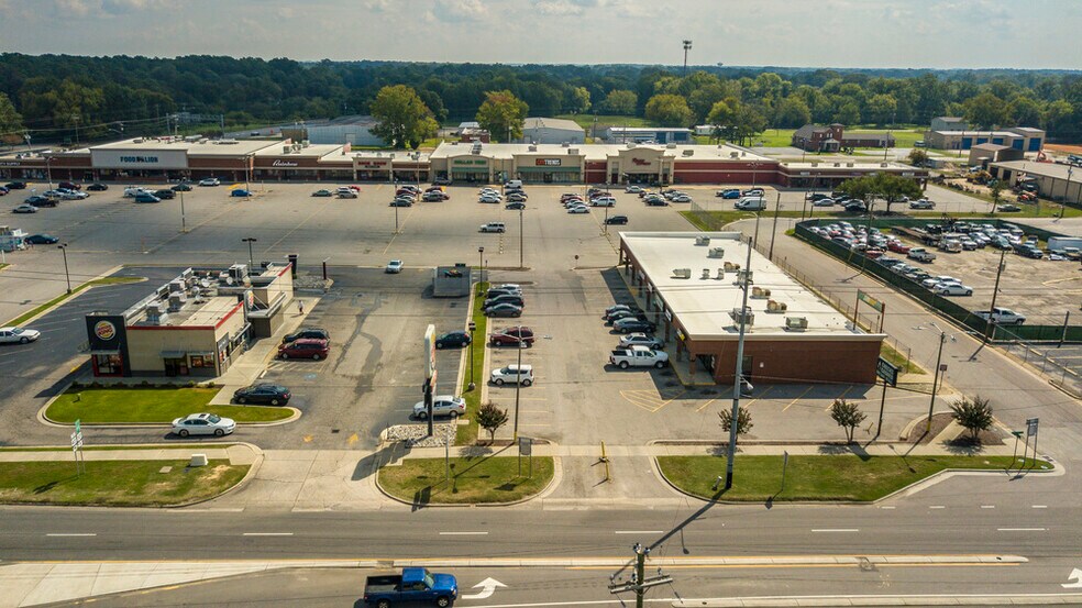 More Photos Of 330-342 N Eastern Blvd, Fayetteville Unknown For Lease