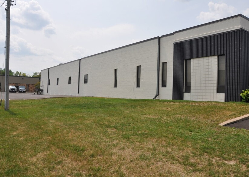 More Photos Of 1418 5th St S, Hopkins Manufacturing For Sale