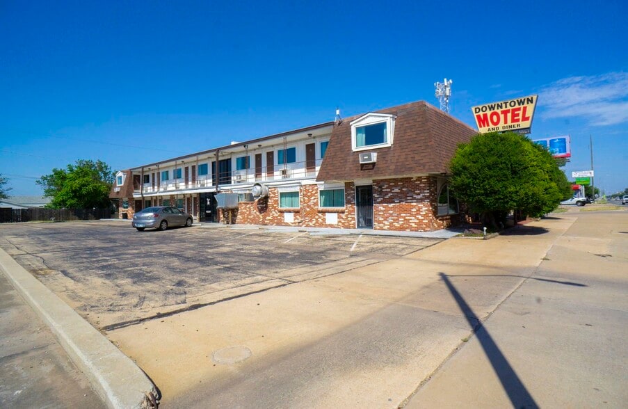 More Photos Of 1208 Oklahoma Ave, Woodward Hotel For Sale