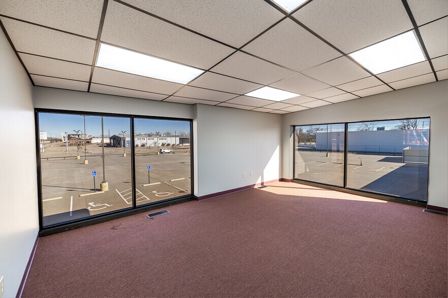 More Photos Of 11209 W Kellogg, Wichita Auto Dealership For Sale