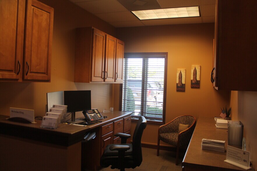More Photos Of 1401 Financial Park, Carbondale Office For Sale