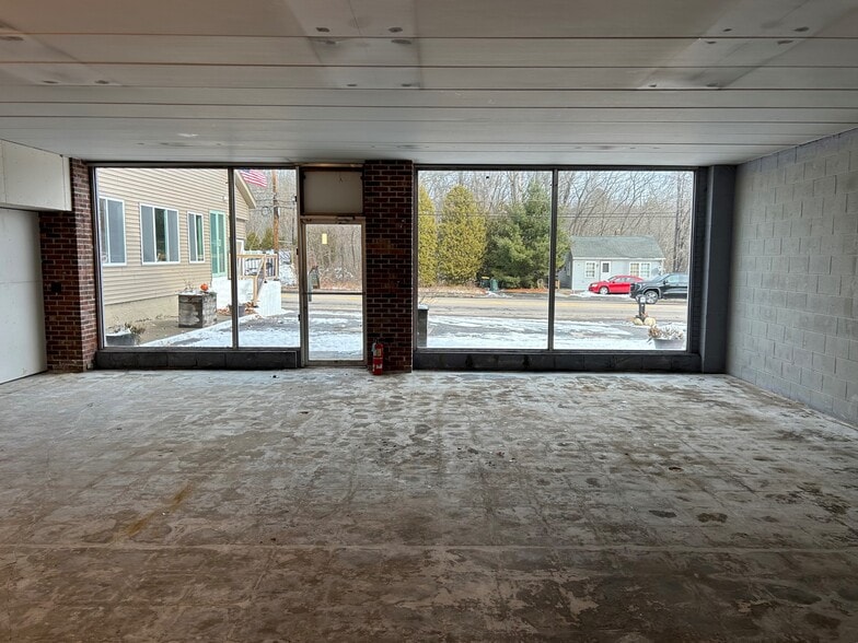 More Photos Of 256 Putnam Pike, Smithfield Freestanding For Lease