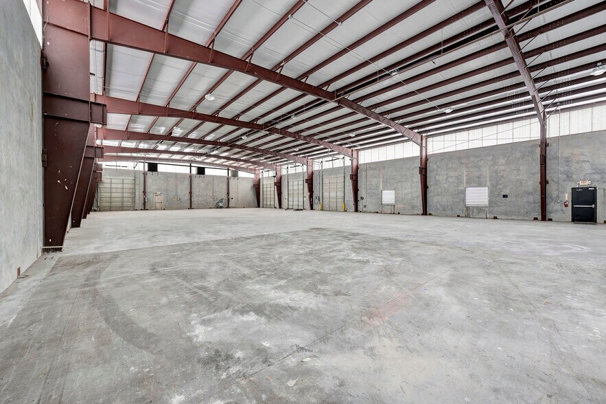 More Photos Of 7425 Major St, Houston Warehouse For Lease