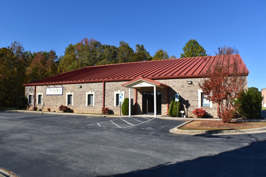 More Photos Of 1470 Hampton Plaza Dr, Kernersville Medical For Sale