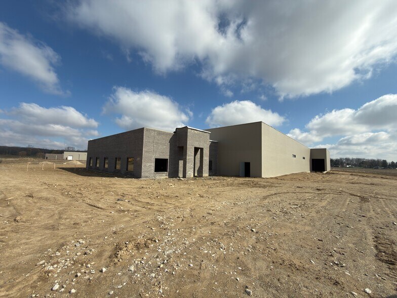 More Photos Of 796 Campus Parkway Dr, Tecumseh Manufacturing For Sale