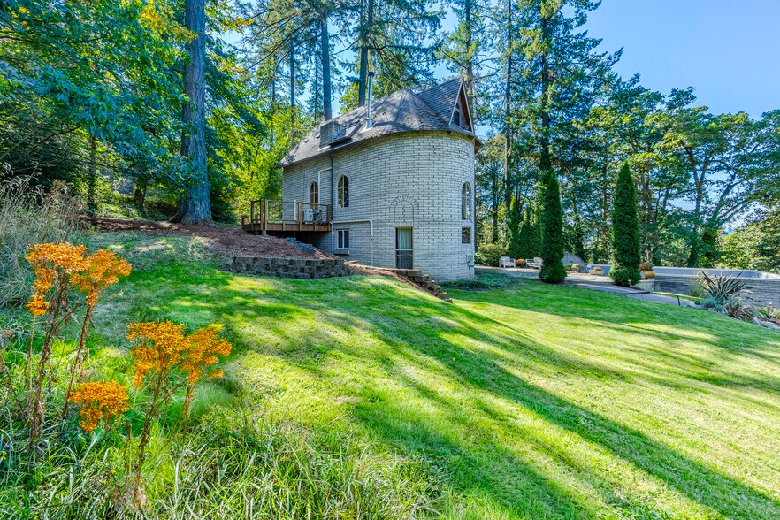 More Photos Of 1820 E 28th Ave, Eugene Multifamily For Sale