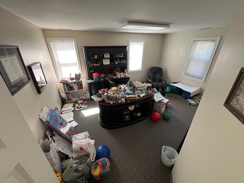 More Photos Of 10106 Krause Rd, Chesterfield Office For Lease