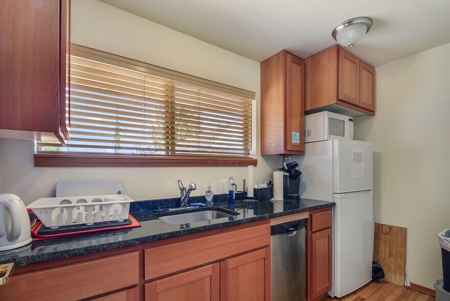 More Photos Of 8021 State Ave, Marysville Office For Sale