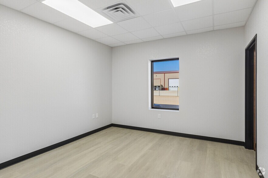 More Photos Of 16511 W Basin St, Odessa Industrial For Lease