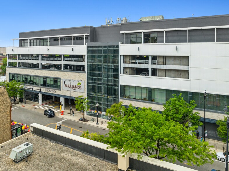 More Photos Of 3030 N Broadway St, Chicago Storefront For Sale