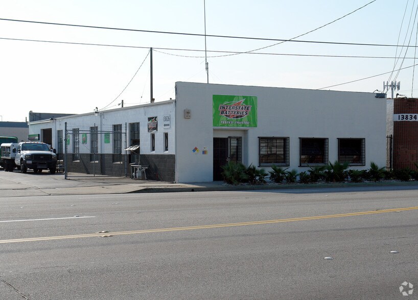 More Photos Of 13822-13826 Prairie Ave, Hawthorne Warehouse For Lease