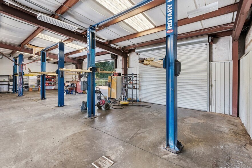 More Photos Of 432 Connell Rd, Valdosta Service For Sale