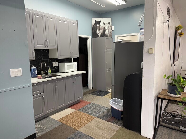 More Photos Of 220 E William St, Carson City Auto Repair For Sale