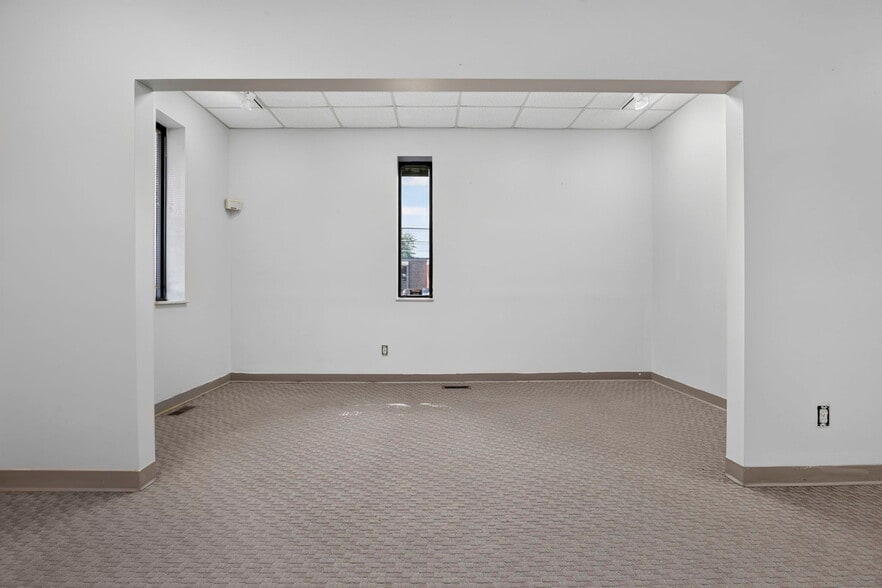More Photos Of 3900 E Livingston Ave, Columbus Medical For Sale