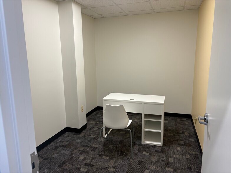 More Photos Of 40 York Rd, Towson Medical For Sale