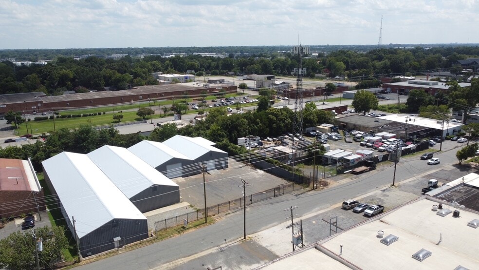 More Photos Of 2528-2532 Lucena St, Charlotte Warehouse For Lease