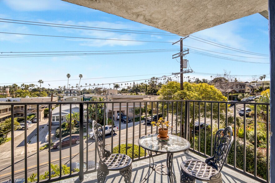 More Photos Of 1437 Lucile Ave, Los Angeles Multifamily For Sale