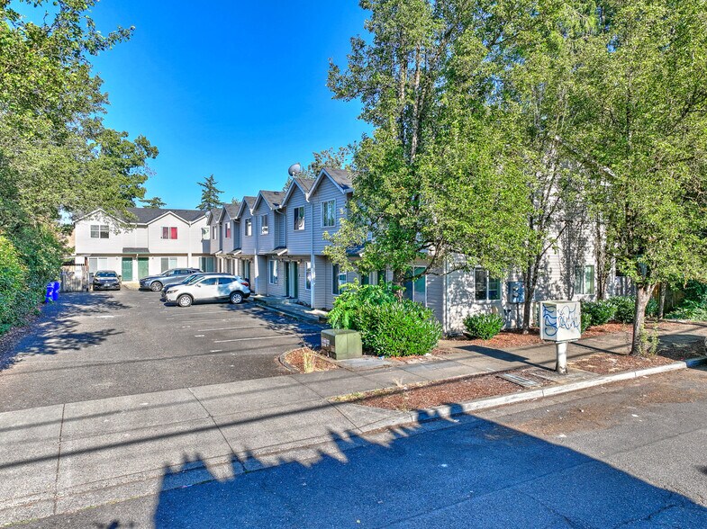 More Photos Of 3548 SE 119th St, Portland Apartments For Sale