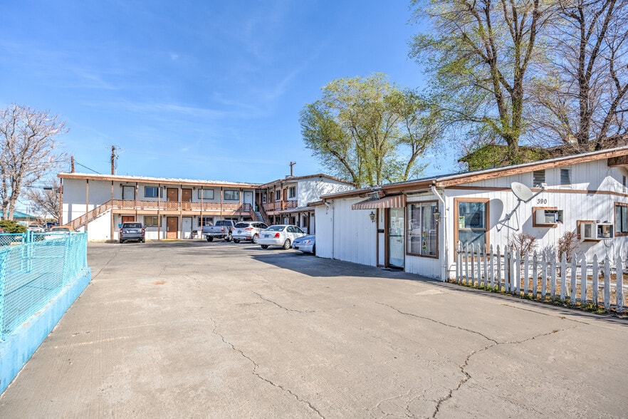 Primary Photo Of 390 W Williams Ave, Fallon Hotel For Sale