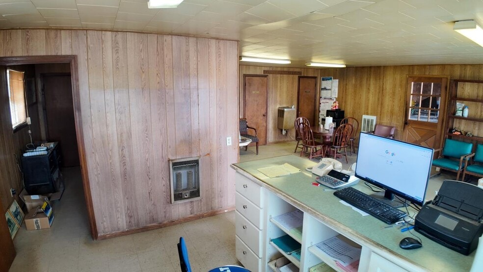 More Photos Of 117 Sartin Dr, Edmonton Freestanding For Sale