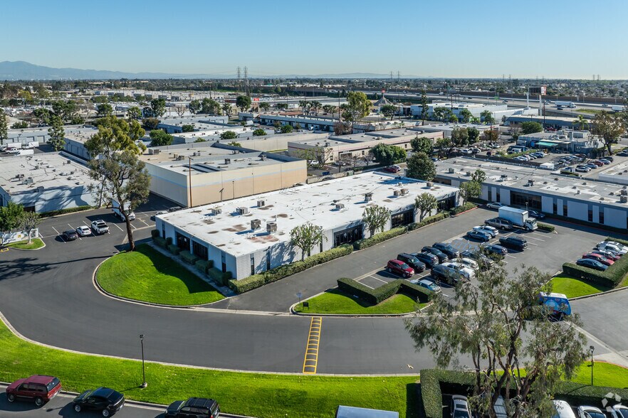 More Photos Of 7271 Garden Grove Blvd, Garden Grove Light Manufacturing For Lease