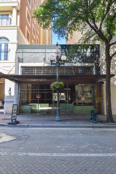 More Photos Of 211 N Saint Marys St, San Antonio Storefront For Sale