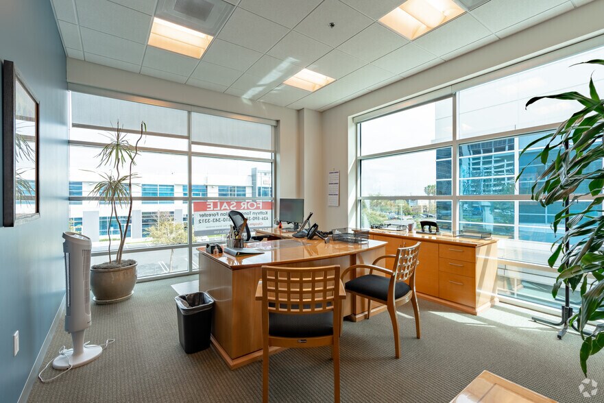 More Photos Of 880 Parkview Dr N, El Segundo Office For Sale