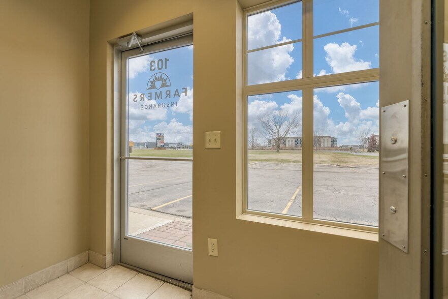 More Photos Of 120 Augusta Ct N, Mankato General Retail For Sale