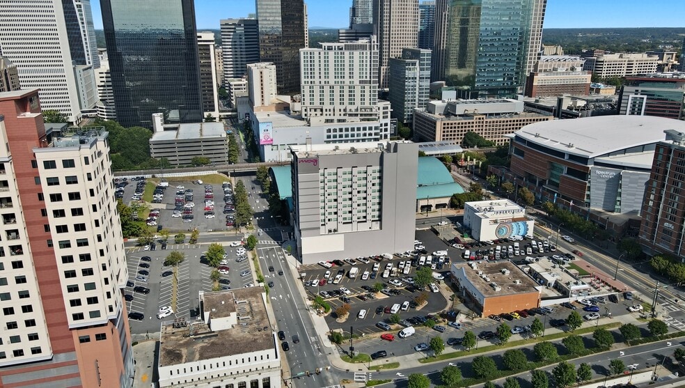 More Photos Of 125 S Brevard St, Charlotte Hotel For Lease